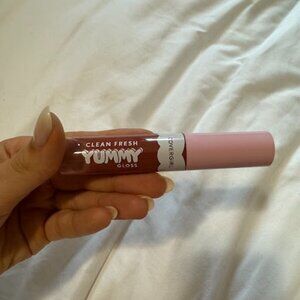 COPY - Covergirl - Clean Fresh Yummy Gloss